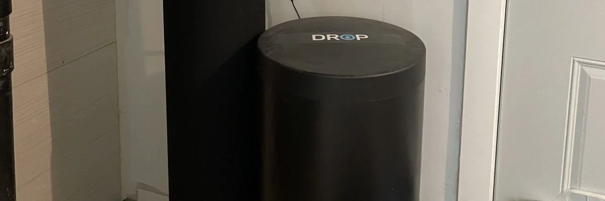 Nên có bao nhiều nước trong bình chứa nước muối của thiết bị làm mềm nước cứng