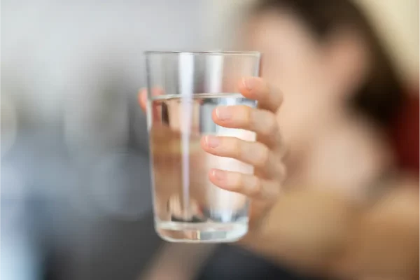 Nước sinh hoạt và sức khỏe cơ xương khớp: Những điều ít người biết
