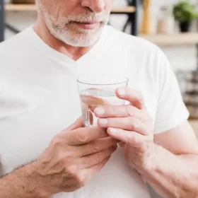 Chất Lượng Nước Uống Ảnh Hưởng Thế Nào Đến Người Cao Tuổi?