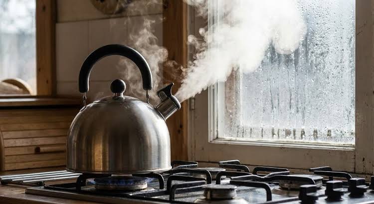 Đun sôi không phá hủy cấu trúc hóa học của Microcystin - độc tố vẫn tồn tại trong nước sau khi đun.